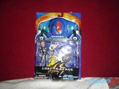 Lost in Space Cryo Suit Dr Judy Robinson Action Figures NIP