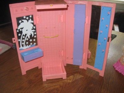 1986 Hasbro Maxie Doll Too Cool Gym Shower Locker Barbie Doll Size