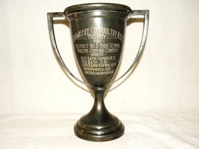 SHIAWASSEE CO.POULTRY ASSC. SILVER TROPHY URN 1720 MERWIN WILSON CO