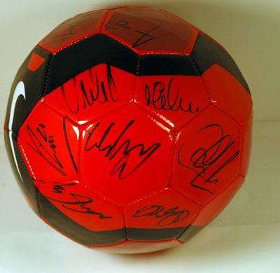 2011 12 Manchester United Team Signed Ball Wayne Rooney