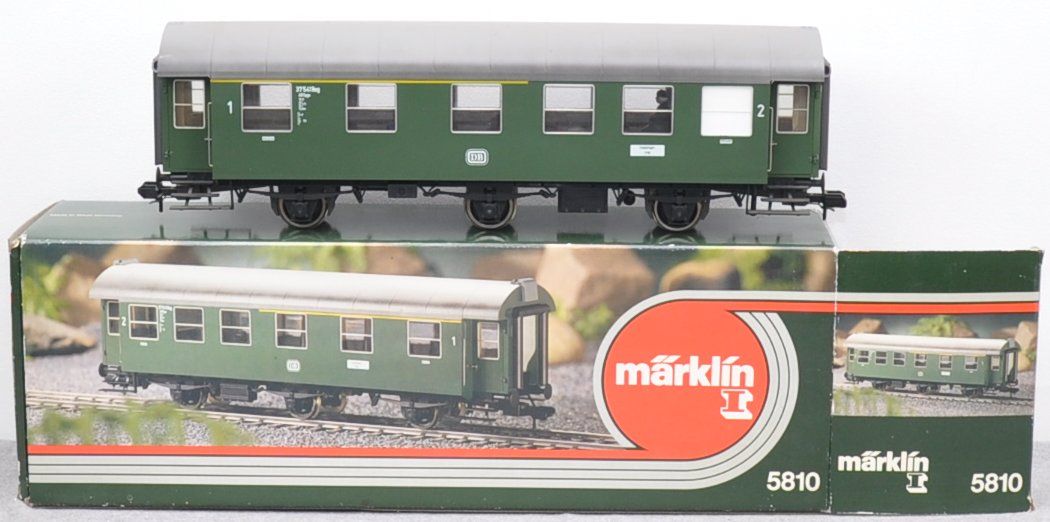 Märklin 5810 Personenwagen mit Figuren 3 achs Okt_1