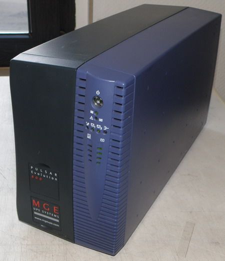 MGE Pulsar Evolution 800 USV UPS 800 VA 560 Watt