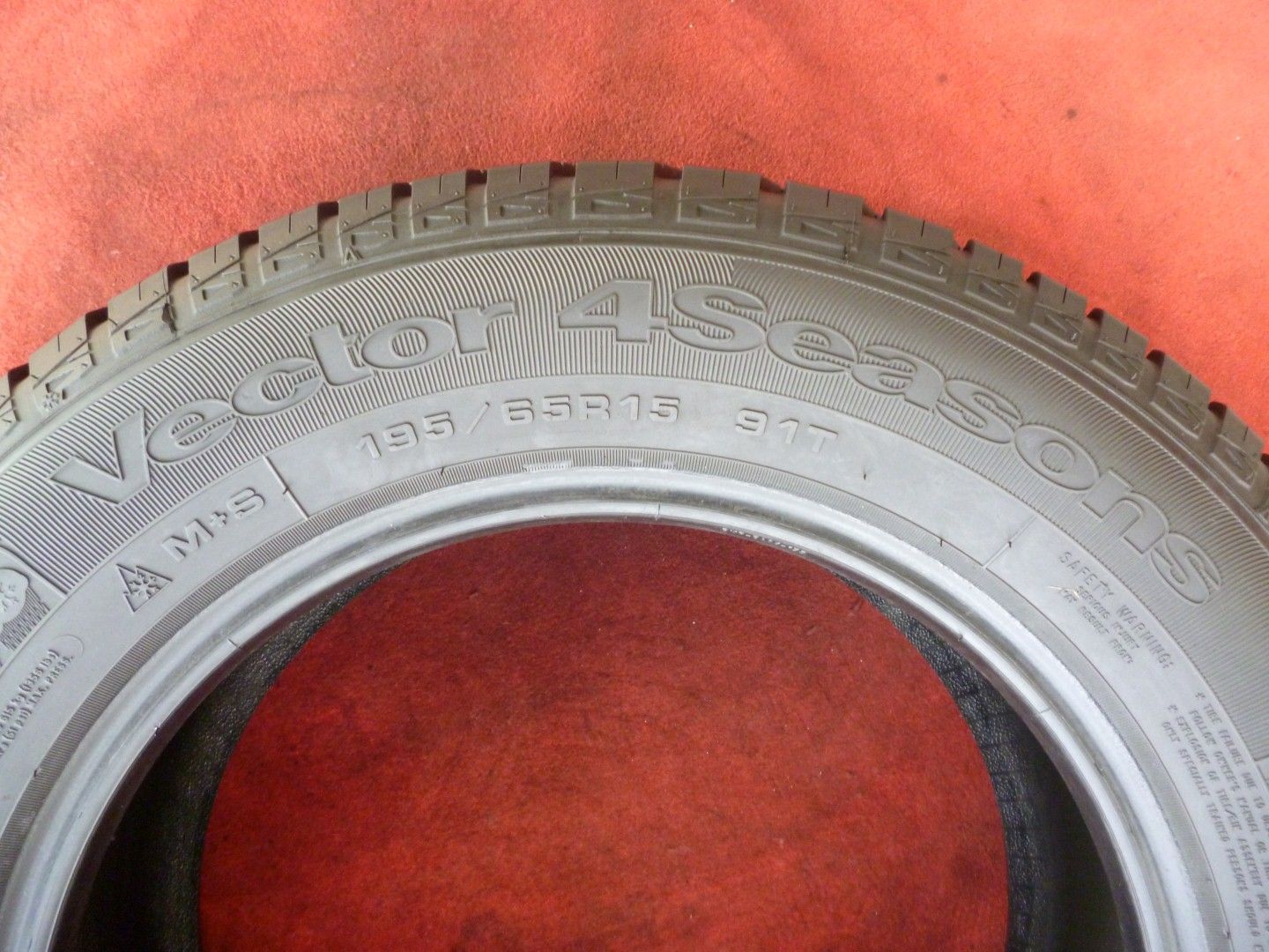 2x Ganzjahresreifen GOODYEAR 195 / 65 R15 91T Vector 4 Seasons