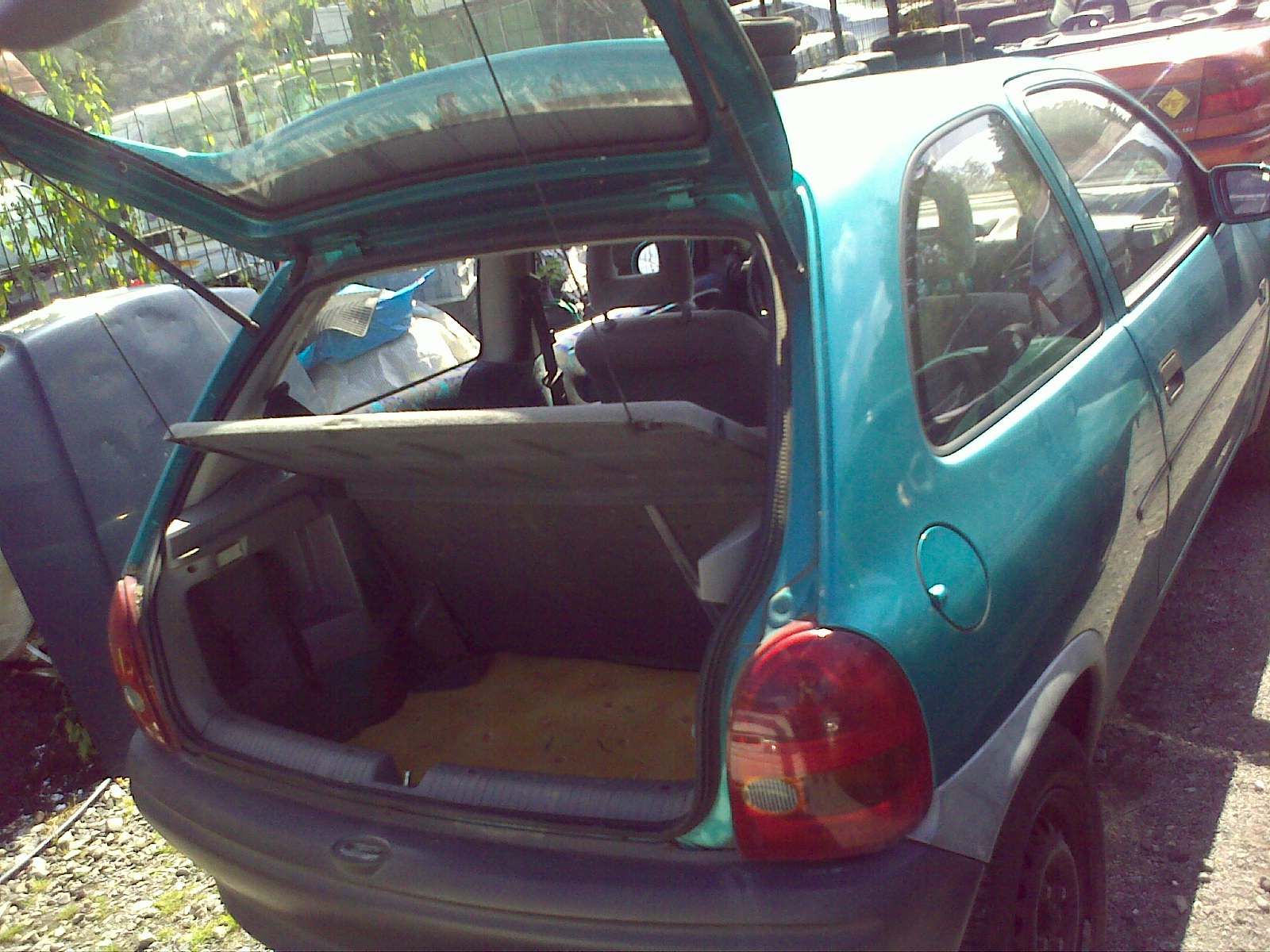 Opel Corsa B 1,2 (Auch in Teile möglich)