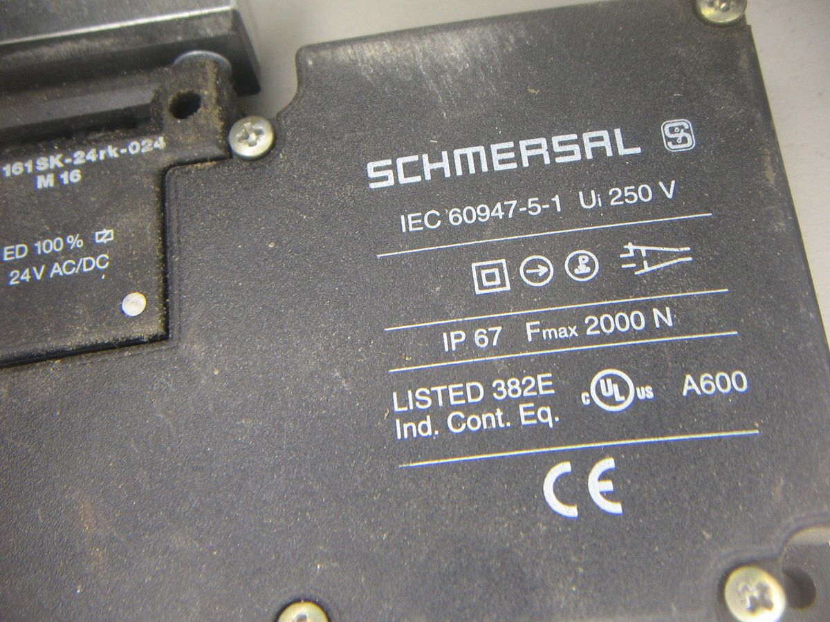 Schmersal AZM 161SK 24rk 024 M16 IEC 60947 5 1 Ui 250V (R1/B2)