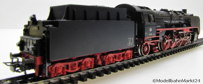 MÄRKLIN 3082 DB Dampflokomotive 41 334 Epoche III Spur H0 187   OVP