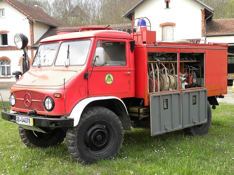 Unimog 404 1 Tankloeschfahrzeug TLF 8 8 LS LSHD Feuerwehr Teilbeladen