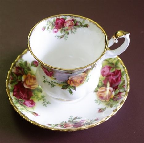 Royal Albert Old Country Roses Kaffeetasse + UT kleine Form