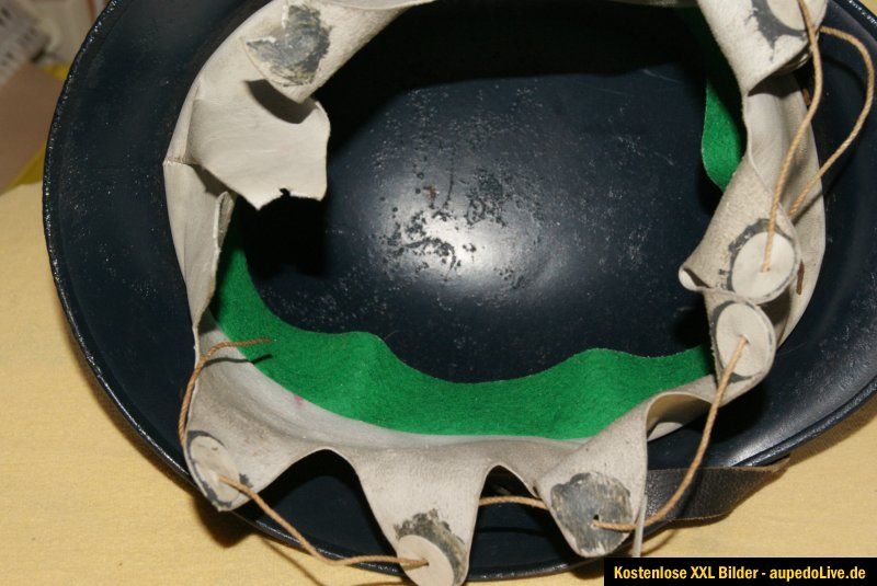 Alter Stahlhelm Wehrmacht – M 42 ?