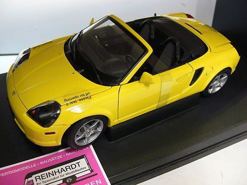 18 Autoart Toyota MR2 Spyder2000 LHD gelb