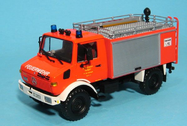 Minichamps MB Unimog 1300 L TLF 8/18 FW Stuttgart 143