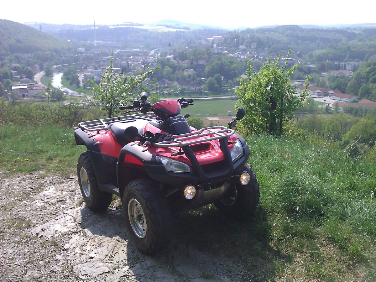 Verkaufe hier Umständehalber mein ATV Honda TRX 680 FA