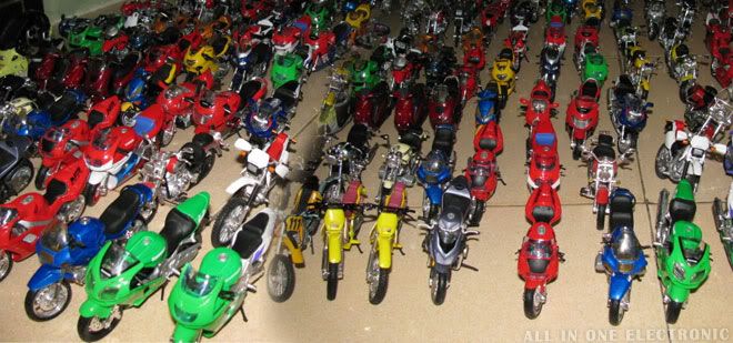 Honda CBR 600 F4, Diecast Sport Bike Model, Color  Yellow and Black